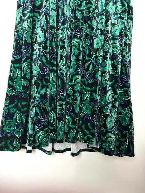 Torrid Whimsigoth Forest Green Floral Velvet Skater Midi Dress Goblincore Earthy - Picture 11 of 12